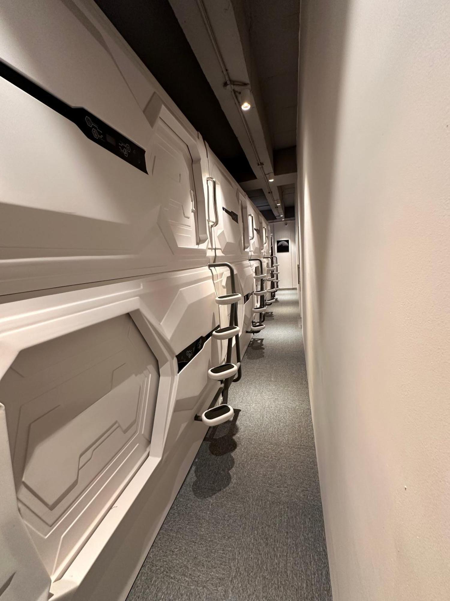 Blr Pods Hotel Bengaluru Kültér fotó